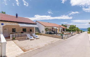 Two-Bedroom Apartment in Vir